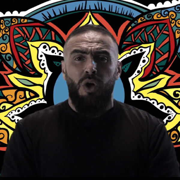 Medine Porteur Saint (music video)